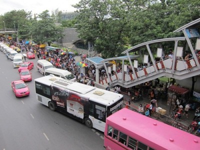 Insane human traffic heading into Chatuchak Weekend Market